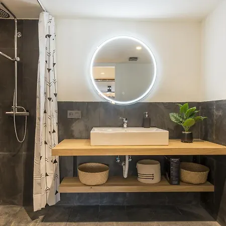 Ria Ac By Staynnapartments * Bilbao